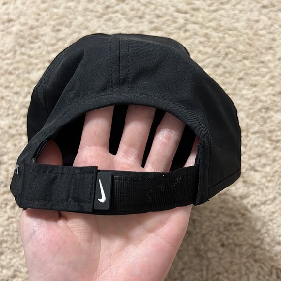 Nike hat - Picture 2 of 5
